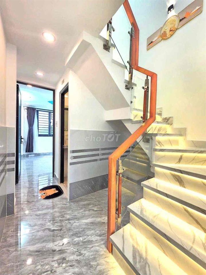 🔥 🔥 🔥nhà bán 1 lầu , có phòng ngủ dưới đất gần Phú Mỹ hưng quận 7 🔥 🔥