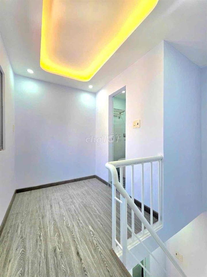 🔥 🔥 🔥 Nhà có sổ hồng đồng sở hữu 2 lầu, cạnh bên Q7 🔥 🔥 🔥