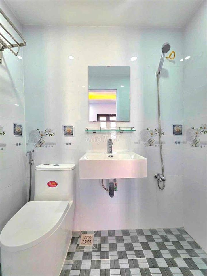 🔥 🔥 🔥 Nhà có sổ hồng đồng sở hữu 2 lầu, cạnh bên Q7 🔥 🔥 🔥
