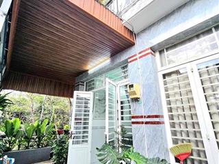 🔥🔥🔥nhà bán có phòng ngủ dưới đất,  1 lầu , gần chợ với trường học🔥🔥🔥