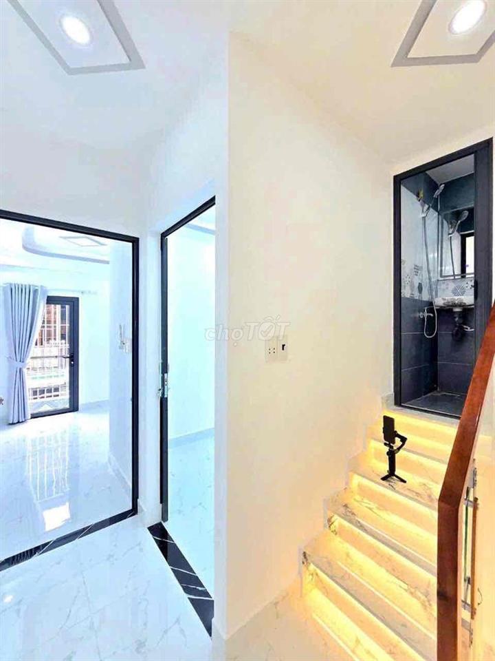 🔥🔥🔥nhà đẹp 1 lầu gần cầu Phú Xuân kế quận 7. do you have cable🔥🔥🔥
