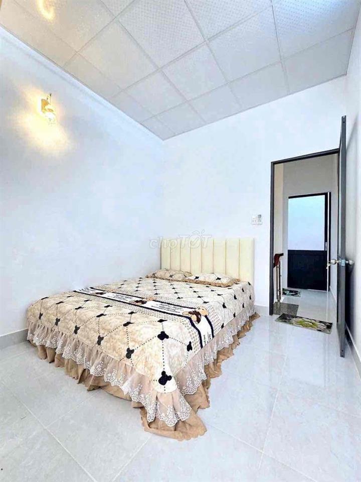 🔔🔔🔔Bán nhà hẻm 1806 cách xe hơi vài bước chân. Huỳnh Tấn Phát. Nhà Bè🔔