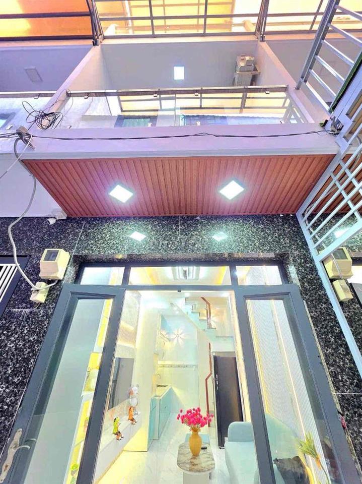 🔥🔥🔥nhà bán 2 lầu có sân trước gần quận tư🔥🔥🔥