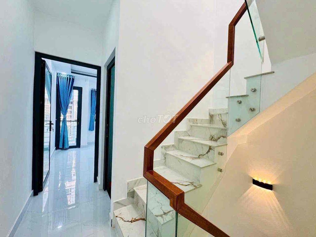 🔥🔥🔥2 tỷ 700 nhà bán chính chủ 2lầu sân thượng gần Phú Mỹ hưng q7🔥🔥🔥