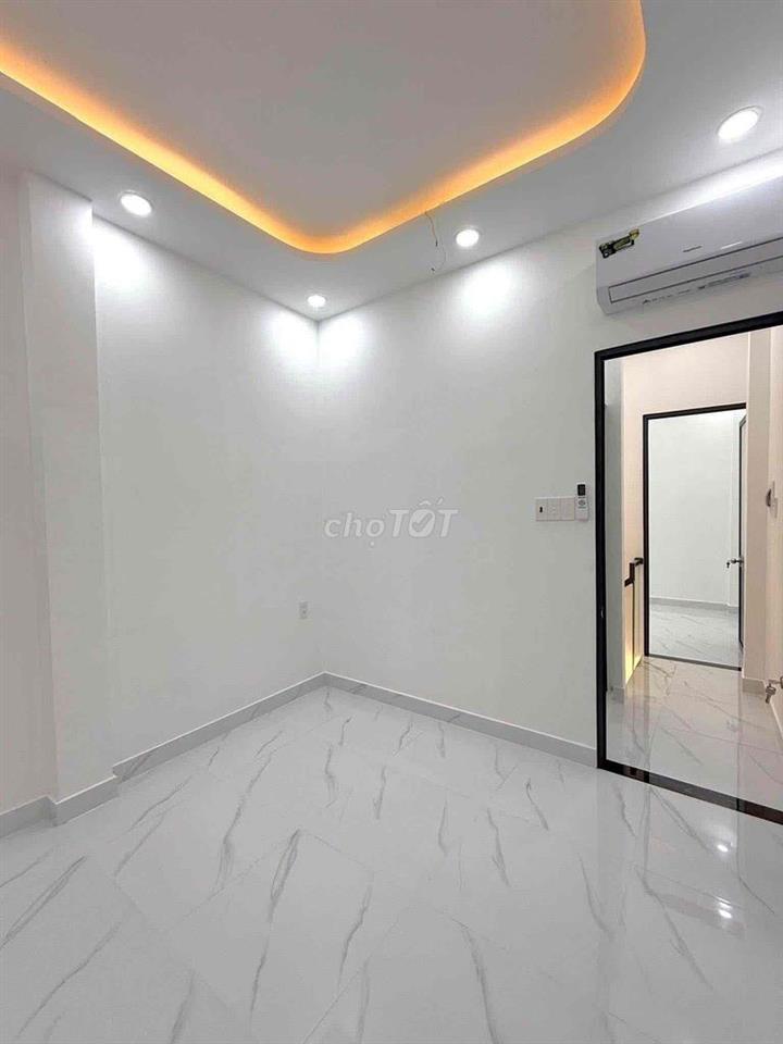 🔔🔔🔔nhà xe mới 100% 1 tỷ 700 ngay cầu Phú Xuân , kế q7🔔🔔🔔