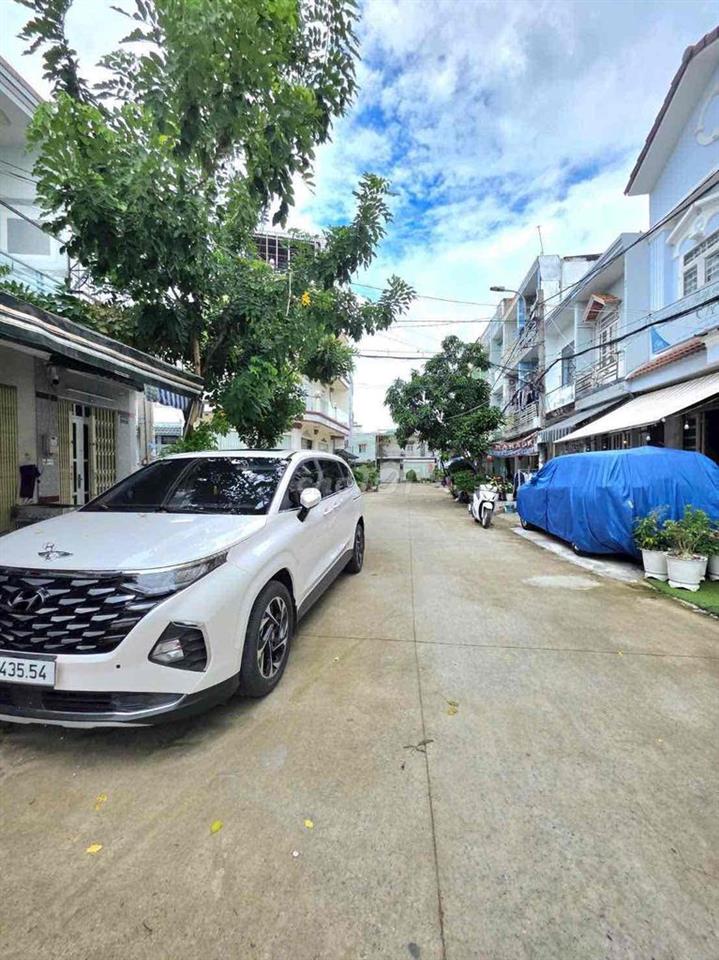 🔥🔥🔥nhà kế quận 7 sổ hồng 2 lầu đường xe hơi🔥🔥🔥