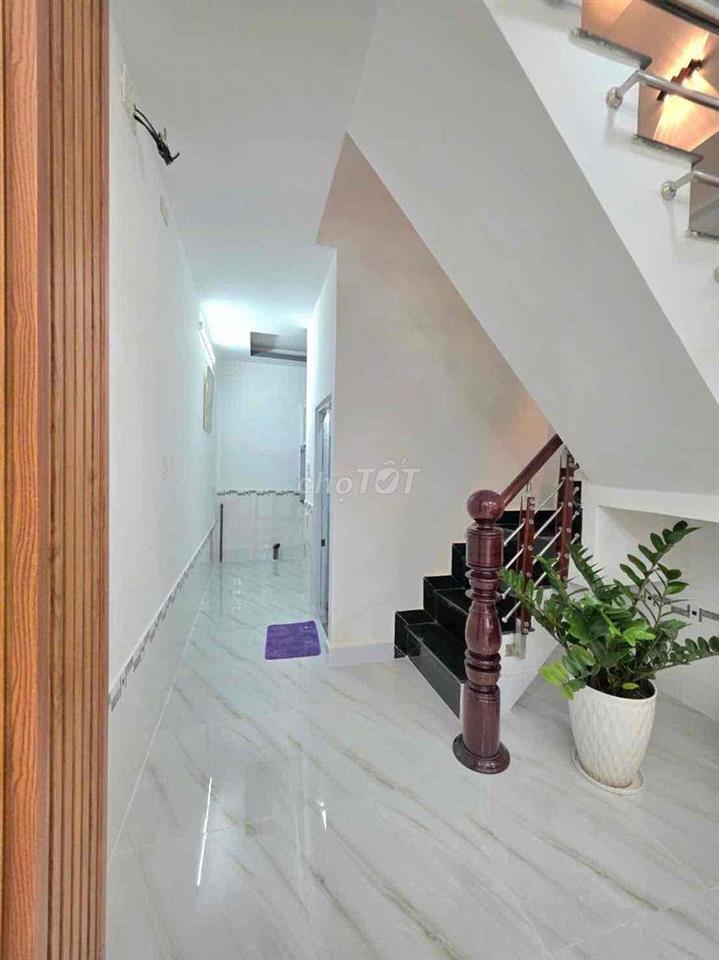 🔥🔥🔥nhà kế quận 7 sổ hồng 2 lầu đường xe hơi🔥🔥🔥