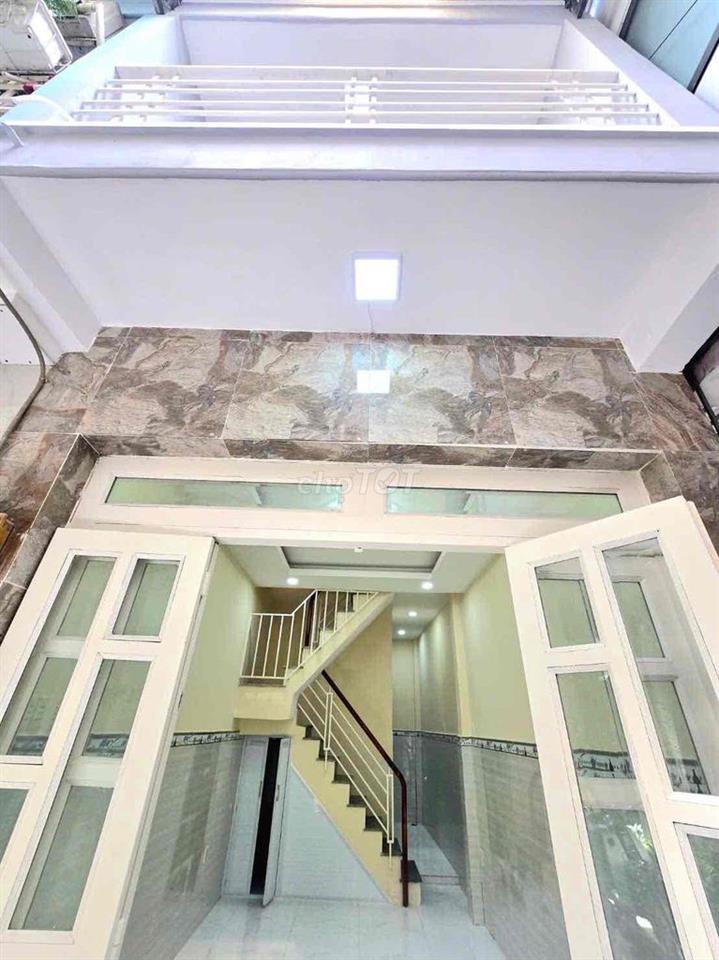 nhà 1 lầu,  trung tâm quận 7 kế quận tư, gần khu xuất Tân Thuận