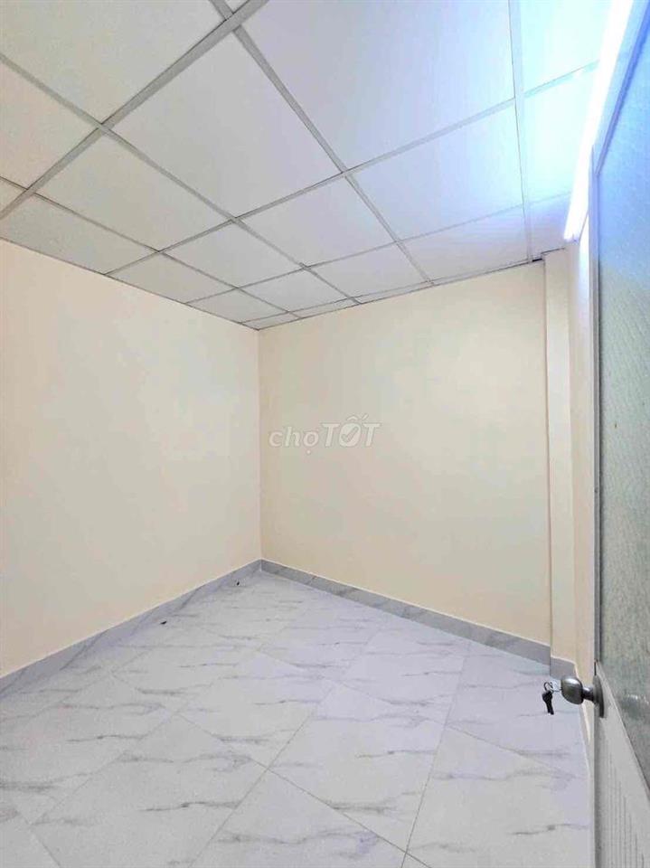 nhà 1 lầu,  trung tâm quận 7 kế quận tư, gần khu xuất Tân Thuận