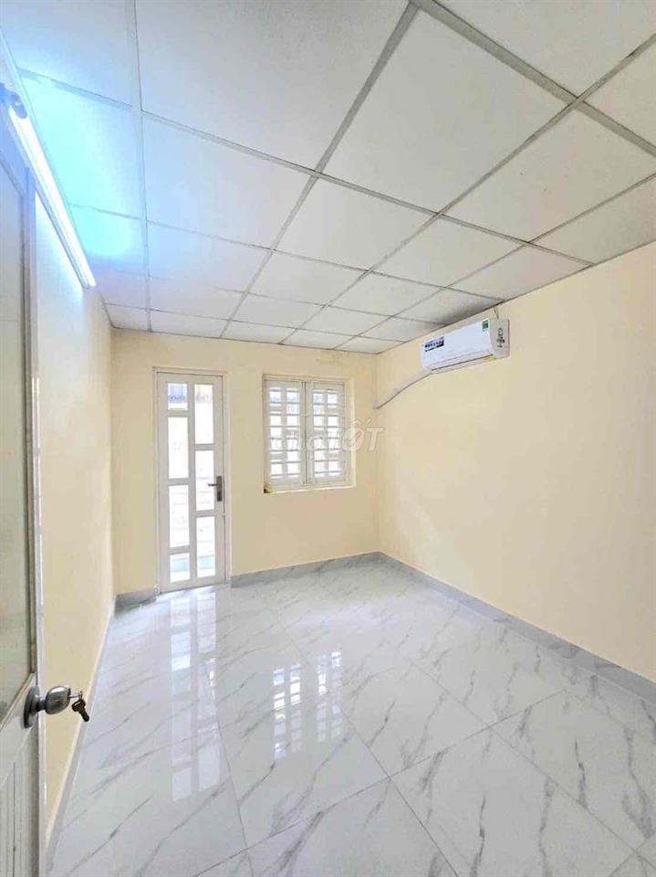 nhà 1 lầu,  trung tâm quận 7 kế quận tư, gần khu xuất Tân Thuận