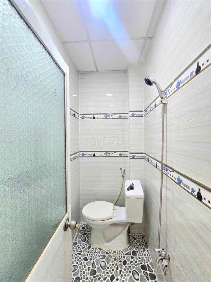 nhà 1 lầu,  trung tâm quận 7 kế quận tư, gần khu xuất Tân Thuận