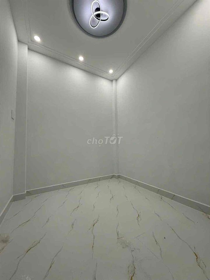 🔥🔥🔥nhà đường xe hơi cạnh công viên 1 lầu nở hậu🔥🔥🔥