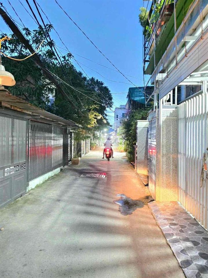 🔔🔔🔔nhà sổ hồng riêng góc 2 mặt tiền có phòng ngủ dưới đất🔔🔔🔔
