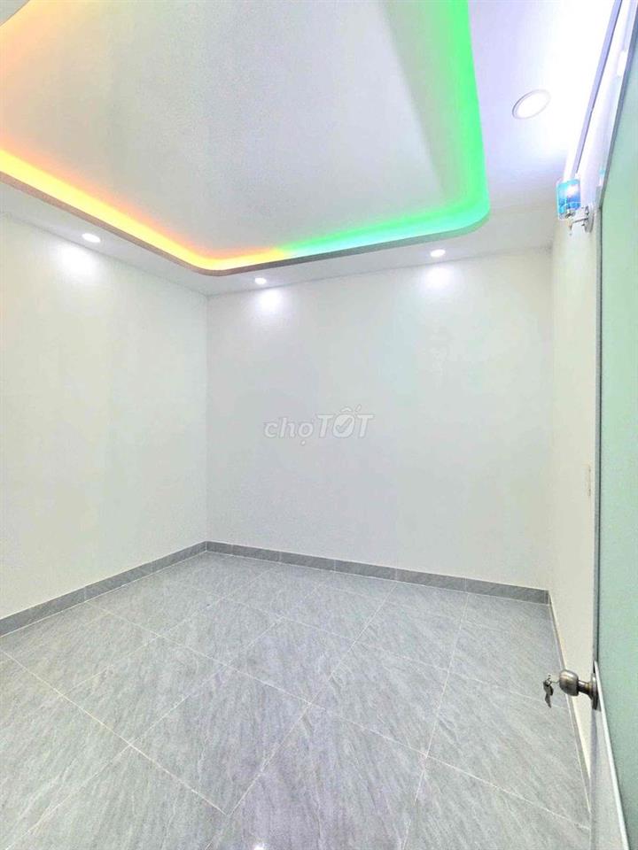 🔥🔥🔥nhà chính chủ 1 lầu , 4 phòng ngủ có phòng ngủ dưới đất🔥🔥🔥
