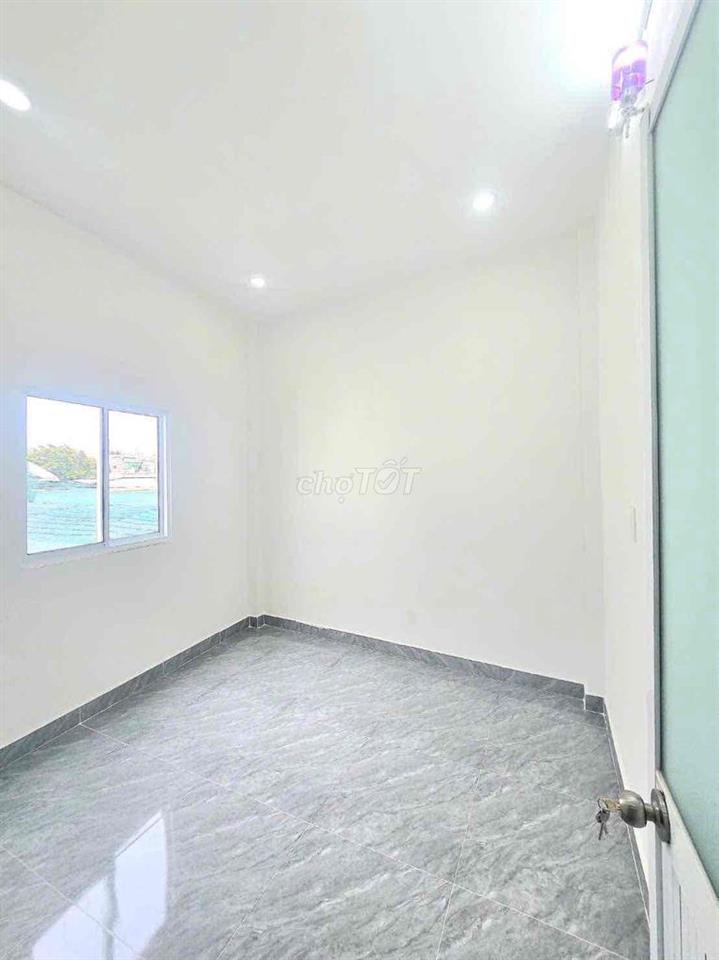 Bán nhà 3x9m 1 lầu 2PN 2WC đường Phạm hữu lầu