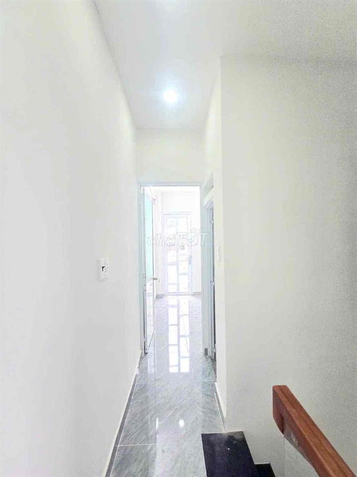 Bán nhà 3x9m 1 lầu 2PN 2WC đường Phạm hữu lầu