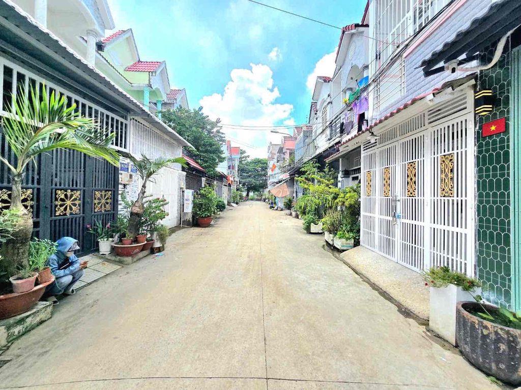 🔥🔥🔥nhà 2 lầu,  đường trước nhà 6 m , gần quận 7 Huỳnh Tấn Phát🔥🔥🔥
