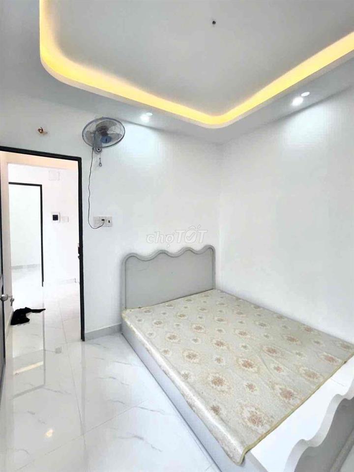 1 ty 700, nhà đẹp vào ở liền đường trước nhà 3 m thông thoáng
