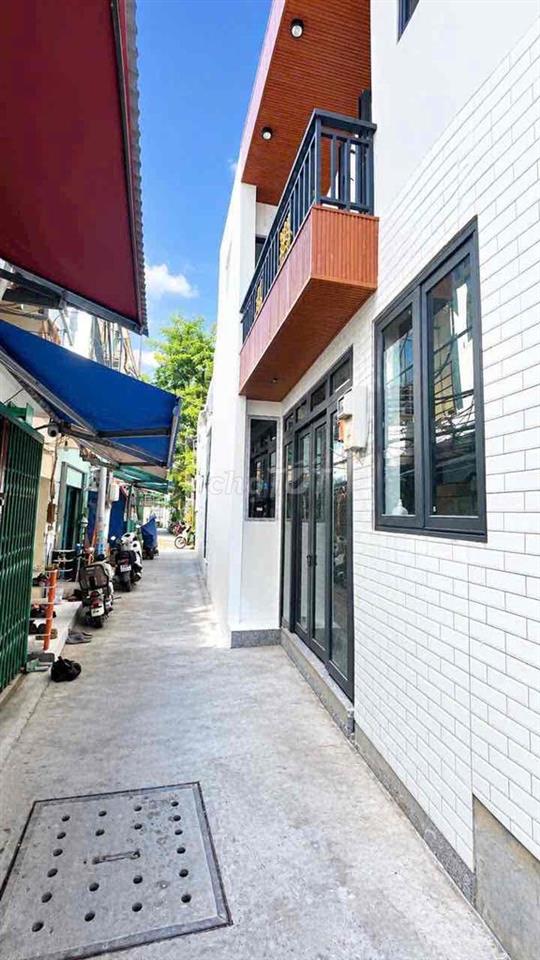 1 ty 700, nhà đẹp vào ở liền đường trước nhà 3 m thông thoáng