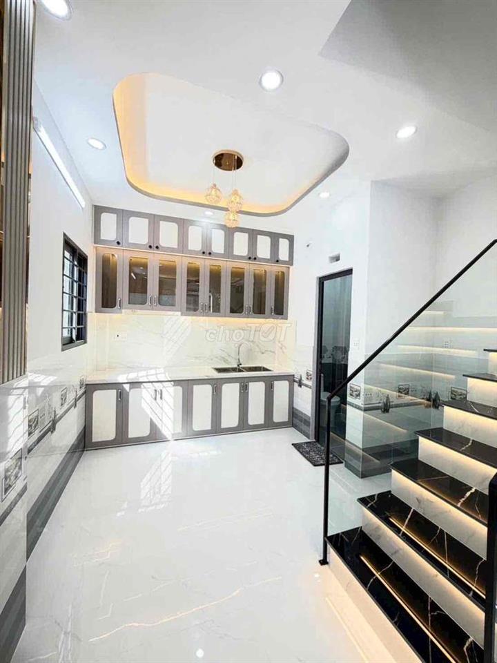 3 tỷ 850tr, nhà sổ hồng riêng,  mới đẹp vào ở liền gần q4