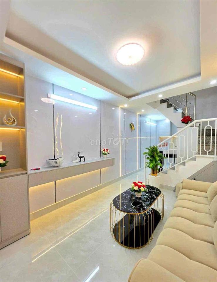 2 tỷ 050tr , nhà bán có sổ hồng 2 lầu ngay cầu Phú Xuân