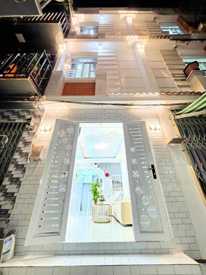 2 tỷ 050tr , nhà bán có sổ hồng 2 lầu ngay cầu Phú Xuân