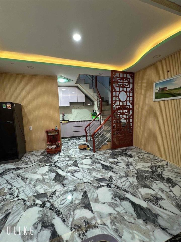 cần bán nhà hẻm xe hơi,một trệt,2 lầu ,3pn,3wc