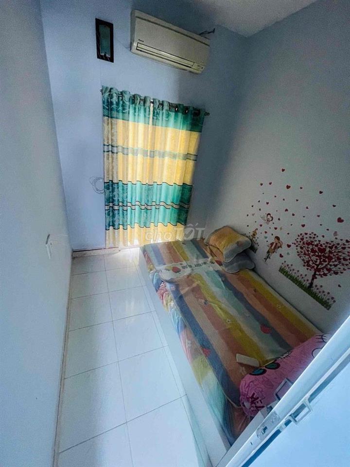 cần bán nhà hẻm xe hơi,một trệt,2 lầu ,3pn,3wc