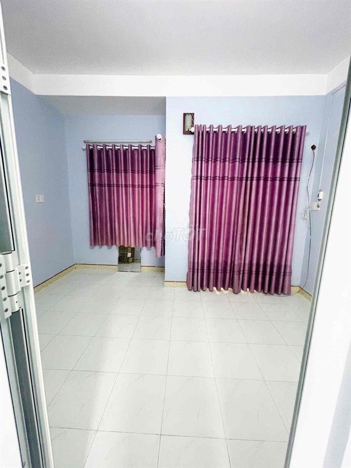 cần bán nhà hẻm xe hơi,một trệt,2 lầu ,3pn,3wc