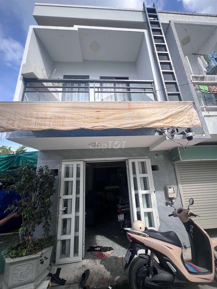  Nhà Sổ Hồng 2 Tầng, HXH 6m, Gần Làng ĐH Mở, Trung Tâm Nhà Bè.