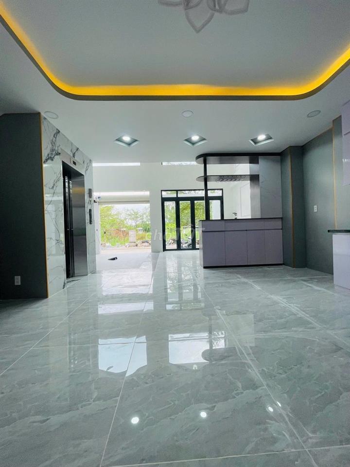Nhà 5 Tầng mới 100% KDC Gia Long Phước Kiển full Nội Thất,có Thang Máy