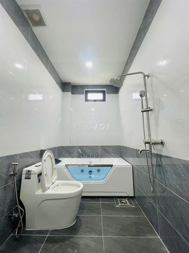 Nhà 5 Tầng mới 100% KDC Gia Long Phước Kiển full Nội Thất,có Thang Máy