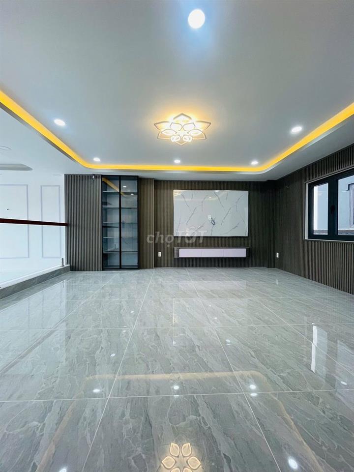 Nhà 5 Tầng mới 100% KDC Gia Long Phước Kiển full Nội Thất,có Thang Máy