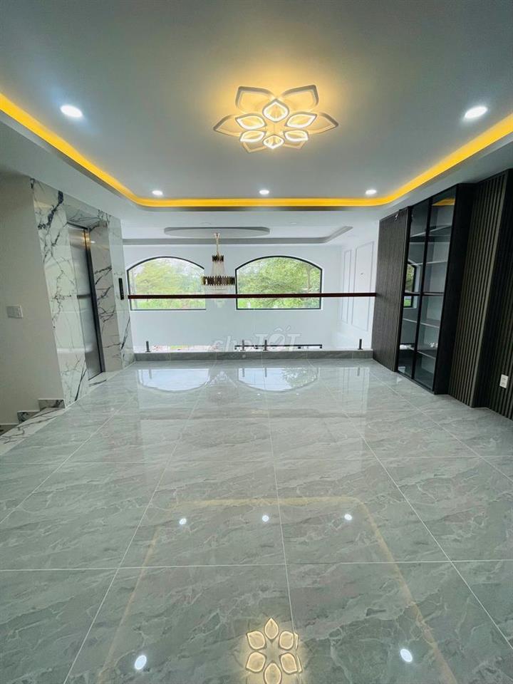 Nhà 5 Tầng mới 100% KDC Gia Long Phước Kiển full Nội Thất,có Thang Máy