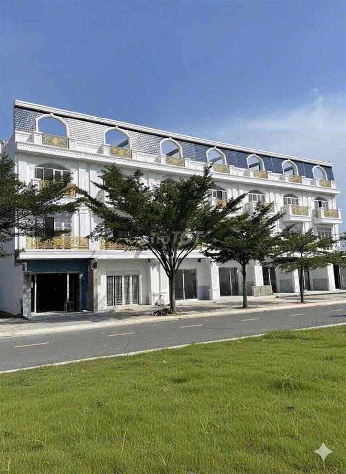 Nhà Phố 3 Tầng Sân thượng Sổ Riêng 5 x 16 mới 100% full nội thất Mt 8m