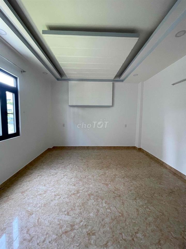 Cho Thuê Nhà 3 Tầng Sân thượng 5,5 x 15 4PN4WC tại Phước Kiển