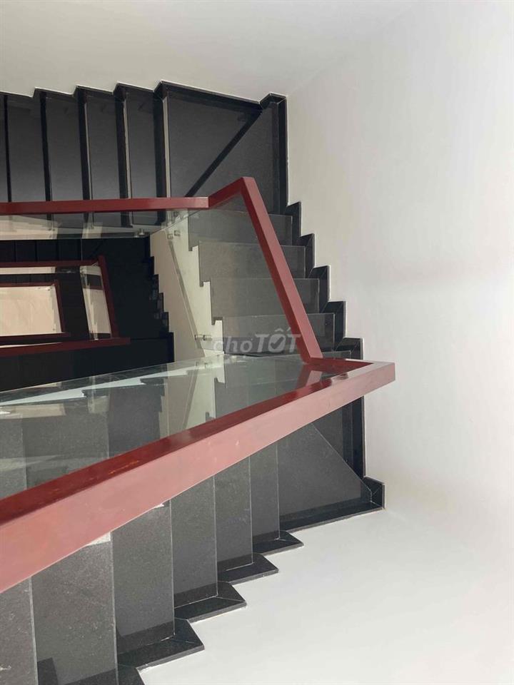 Cho Thuê Nhà 3 Tầng Sân thượng 5,5 x 15 4PN4WC tại Phước Kiển