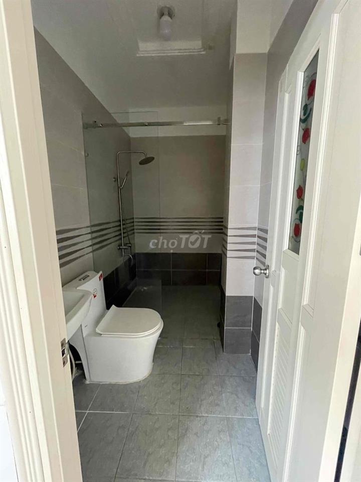 Cho Thuê Nhà 3 Tầng Sân thượng 5,5 x 15 4PN4WC tại Phước Kiển