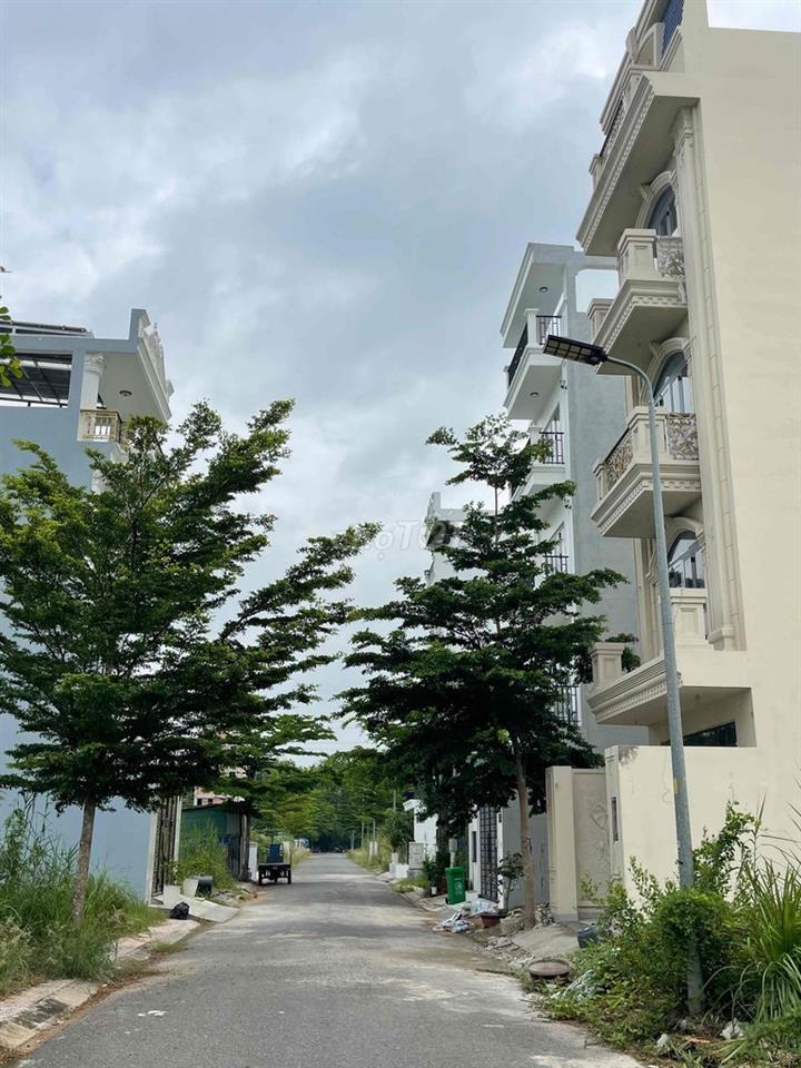 Đất 5 x 16 Mt 8m Sổ Riêng Xd tự do KDC Sài Gòn South Phước Kiển