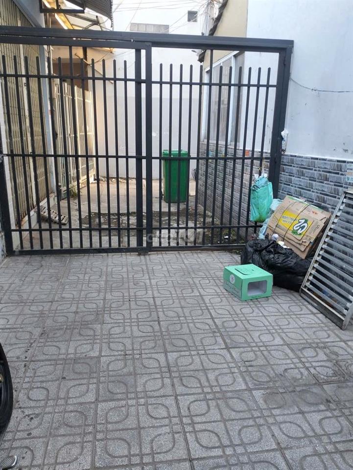 Bán gấp nhà Lê Văn Lương, xã Nhà Bè, phí hh 2%.