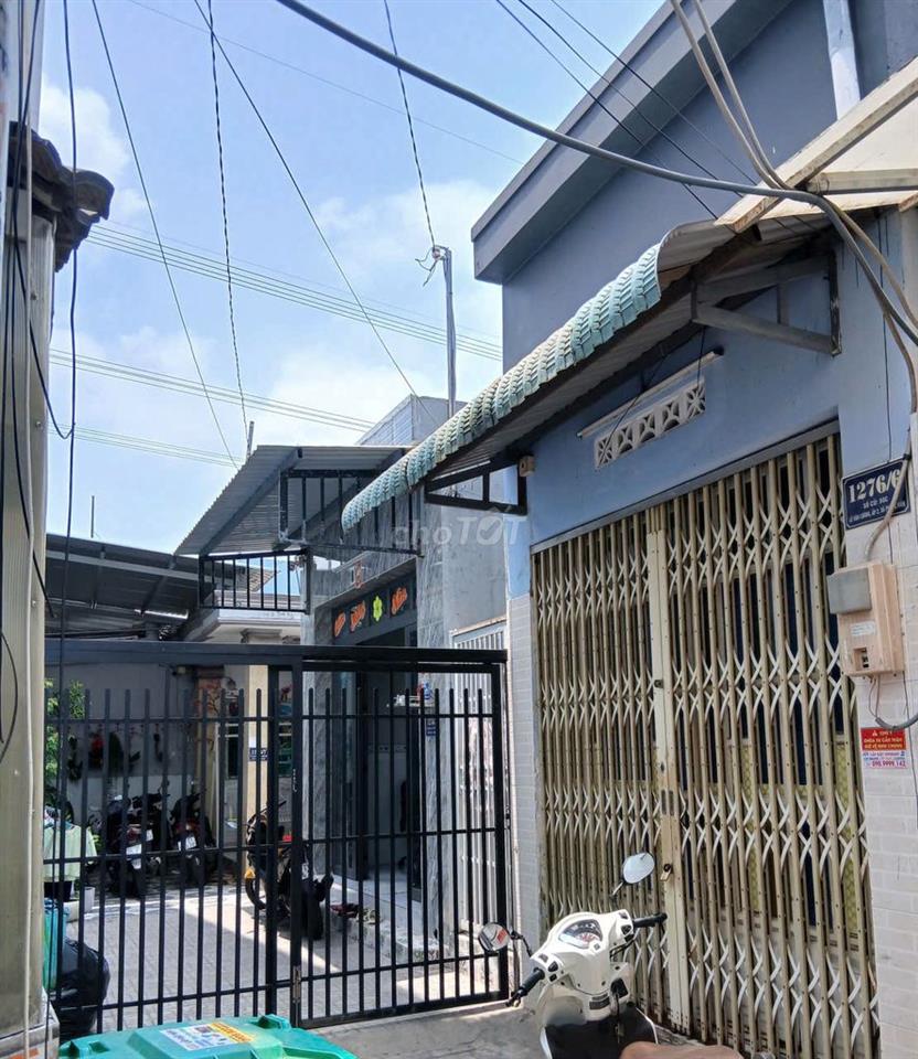 Bán gấp nhà Lê Văn Lương, xã Nhà Bè, phí hh 2%.