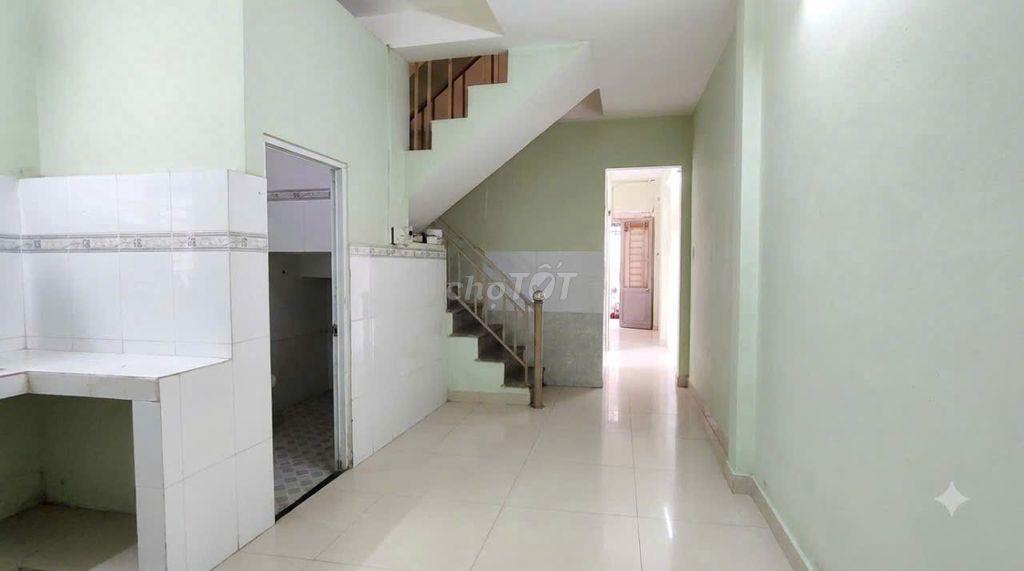 Phước Kiển Nhà Bè, đường Lê Văn Lương.