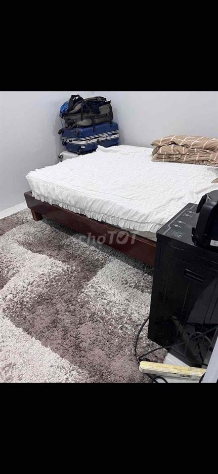nhà nhiều người không ỡ đủ. muốn bán để mua căn lớn hơn.