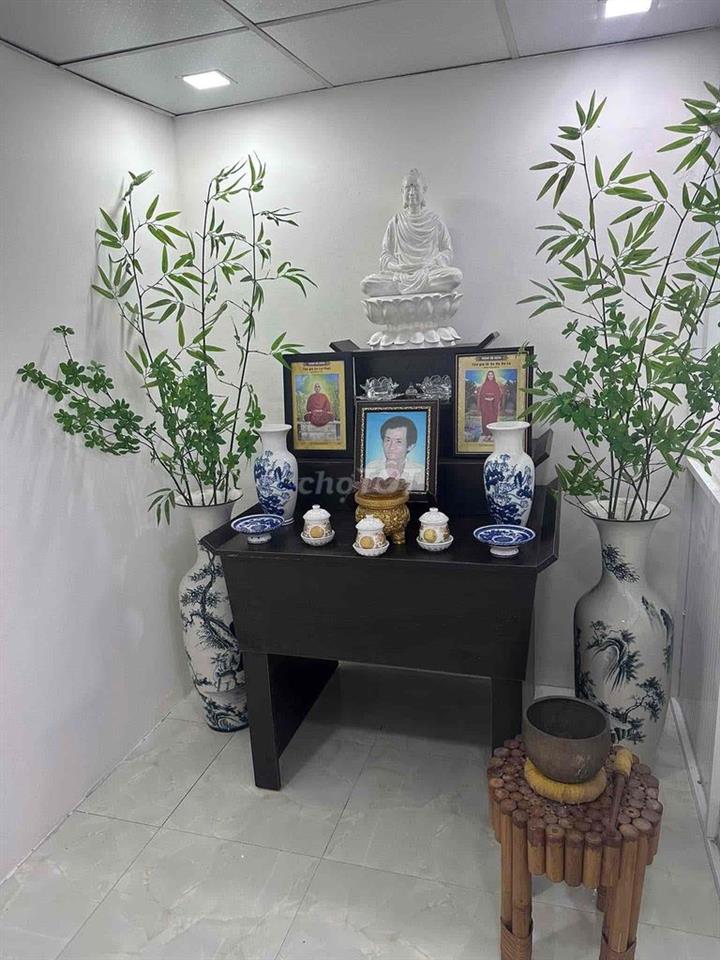 nhà nhiều người không ỡ đủ. muốn bán để mua căn lớn hơn.