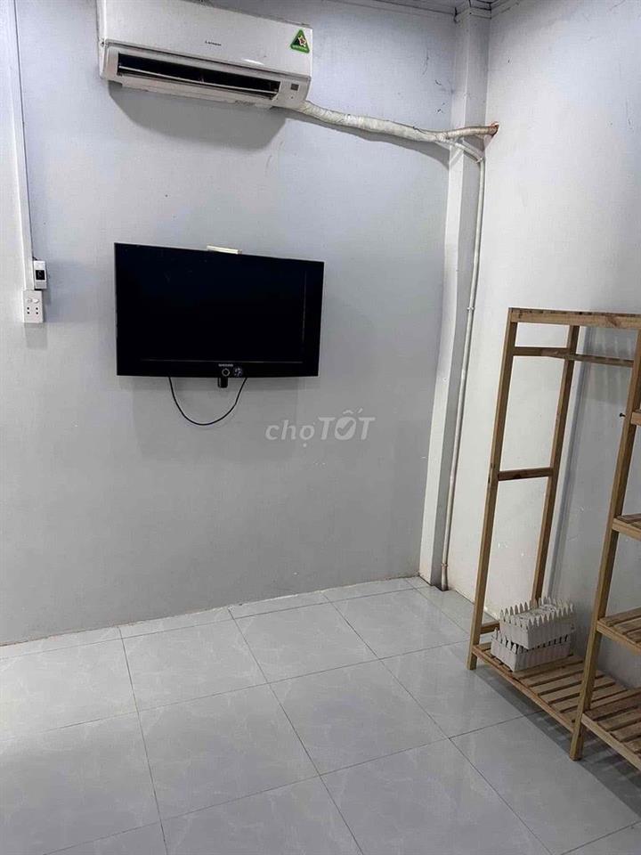 nhà nhiều người không ỡ đủ. muốn bán để mua căn lớn hơn.