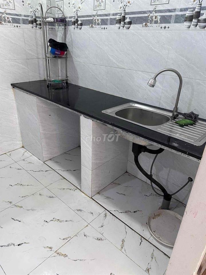 nhà nhiều người không ỡ đủ. muốn bán để mua căn lớn hơn.