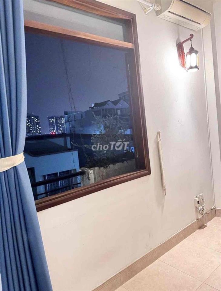Bán gấp nhà: 6,8x22,3 lầu mặt tiền hẻm xe tải đường Nguyễn Thị Thập,Q7