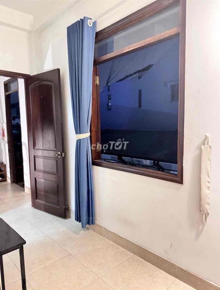 Bán gấp nhà: 6,8x22,3 lầu mặt tiền hẻm xe tải đường Nguyễn Thị Thập,Q7