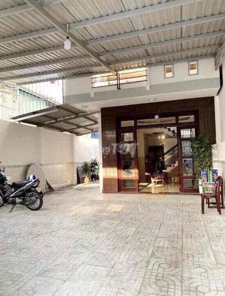 Bán gấp nhà: 6,8x22,3 lầu mặt tiền hẻm xe tải đường Nguyễn Thị Thập,Q7