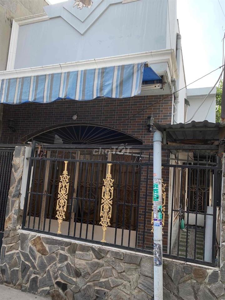 Bán gấp nhà:5(nở hậu 5,2)x11,mặt tiền hẻm 944(3m), Huỳnh Tấn Phát,Q7